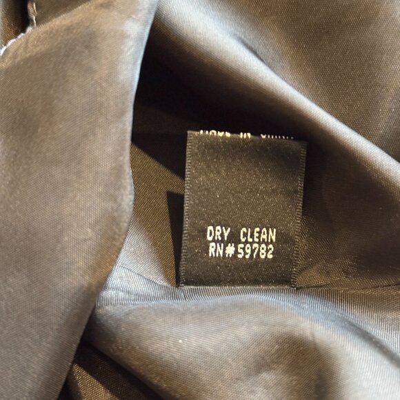 Adrianna Papell Gown Formal Grey Metallic Shutter Pleat Illusion Bodice Size 6P - Picture 15 of 15